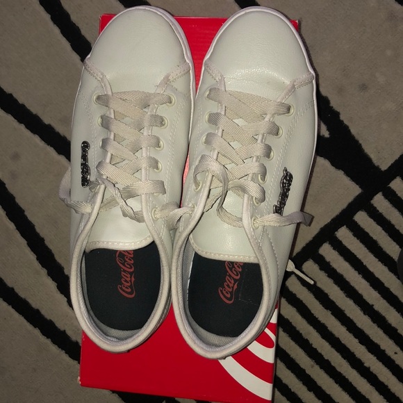 Men’s Coca-Cola Shoes - Picture 3 of 4